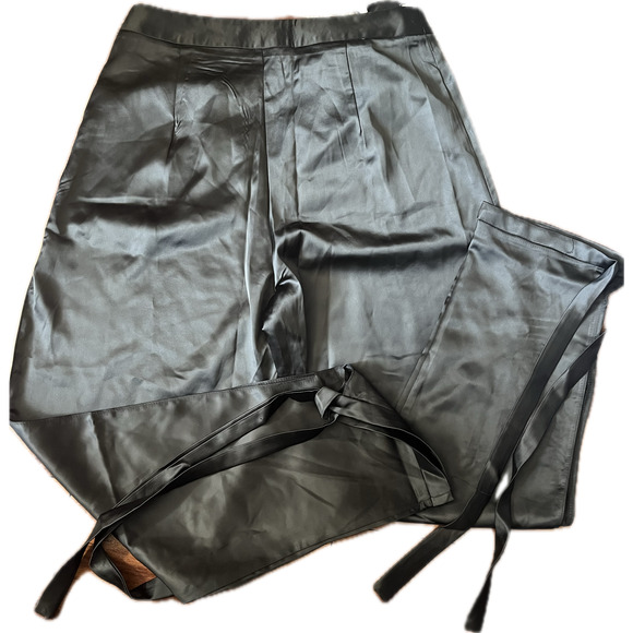 Hey U black silky open leg tie cuff pants large NWOT - Picture 3 of 6